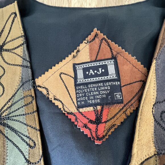 A.J. Vintage Suede Leather Patchwork Artsy Boho Embroidered Western Vest Small - Picture 9 of 10
